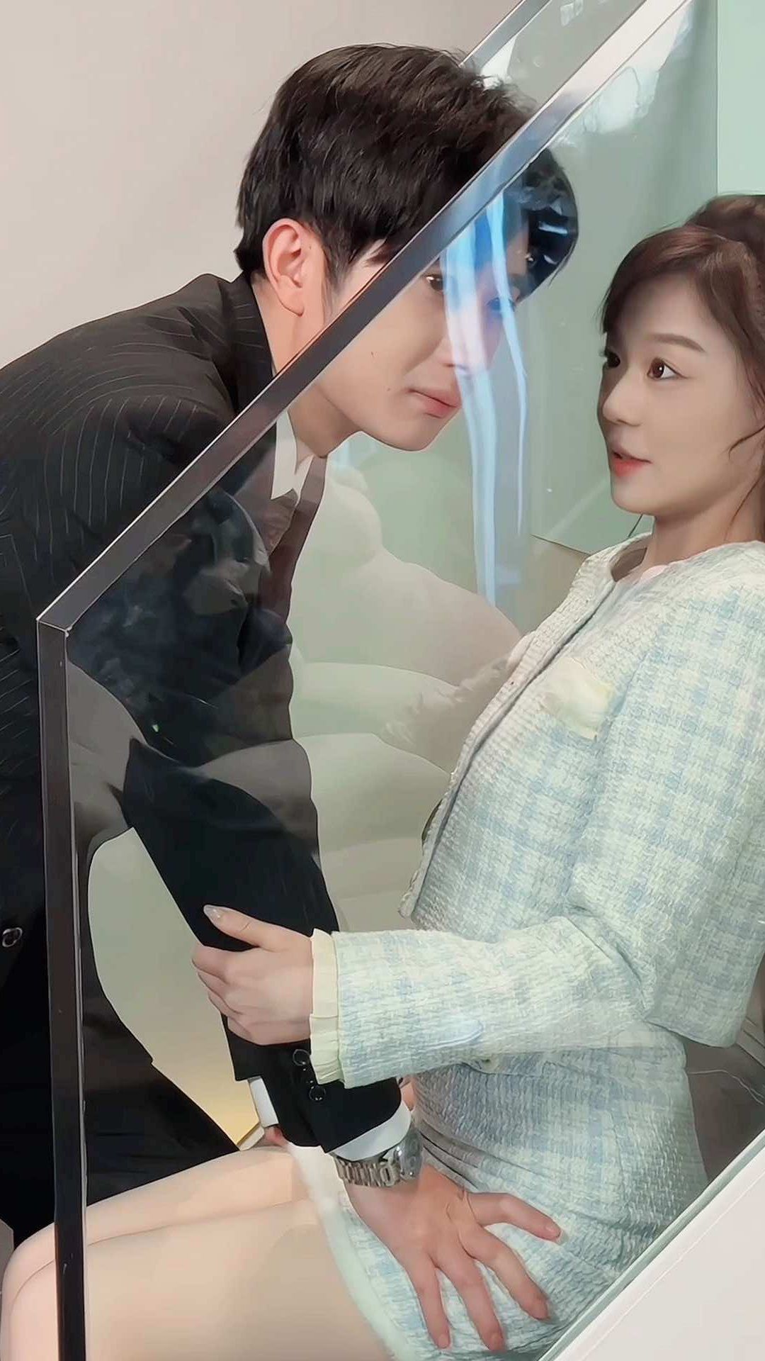 閃婚當(dāng)天，我懷上了豪門繼承人(全集)