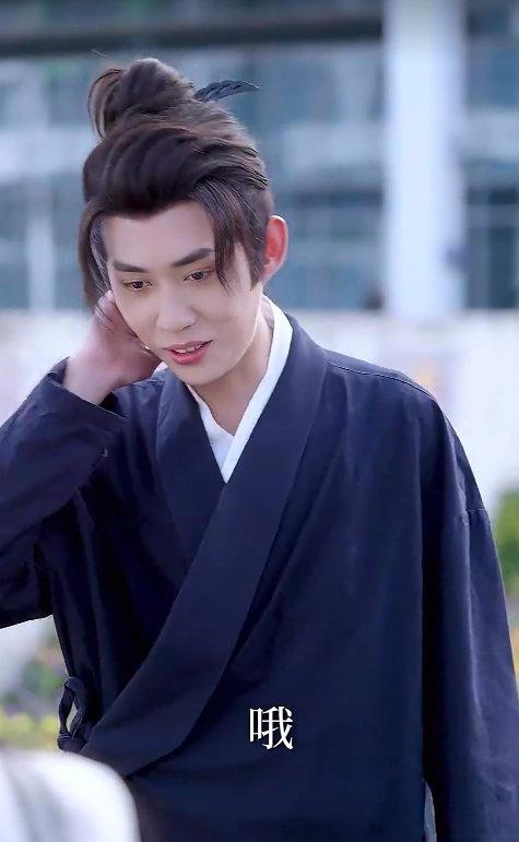 軍訓(xùn)求雨我玄學(xué)大佬的身份瞞不住了(全集)